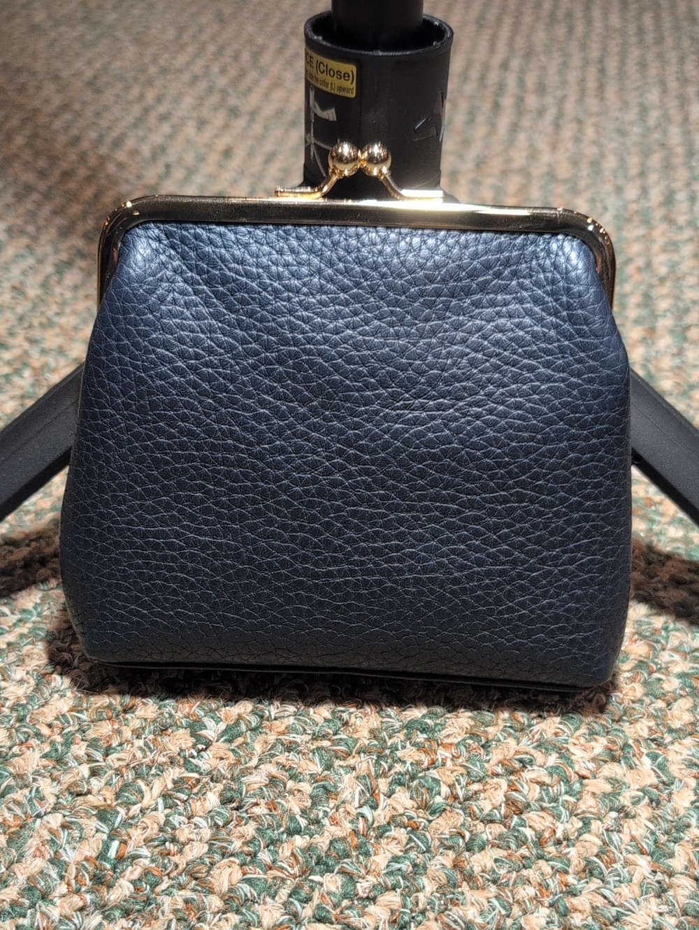Dooney & Bourke Vintage Pebbled Leather Kiss-Lock Coin Purse - Navy - Picture 3 of 9